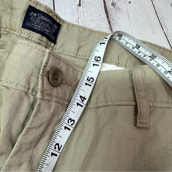 NWT levi's carrier cargo shorts sz 40 - Picture 4 of 9